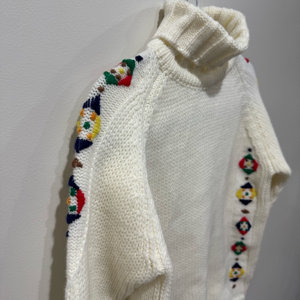 Vtg 70's Crewel Embroidered Knit Sweater Dayne Taylor White Turtleneck,‎ Small - Picture 3 of 5